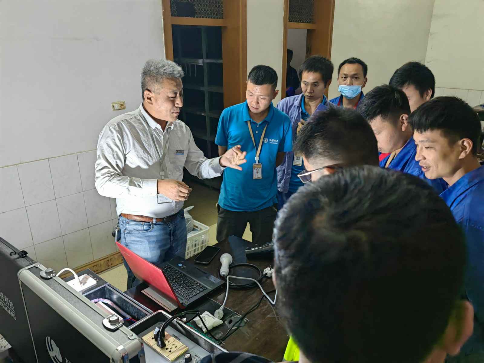 苏州潘博现代教育研究有限公司为中移铁通有限公司安全用电培训
